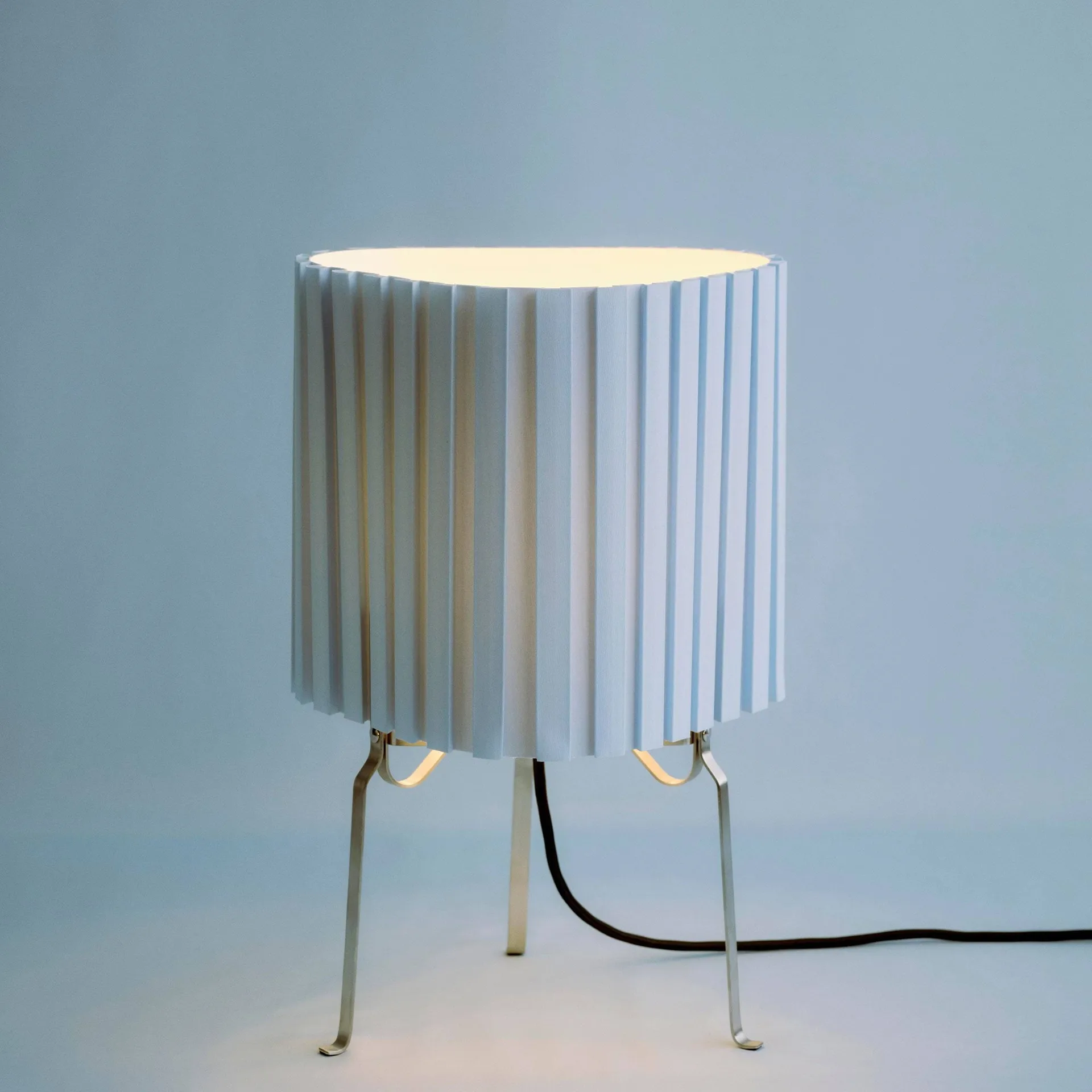 Lampa stołowa Canelé, Soft blue HAY