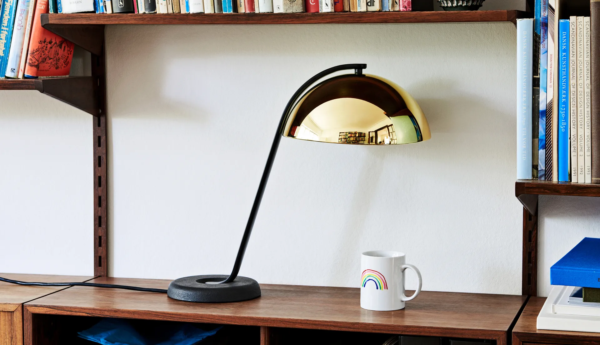 Lampa stołowa Cloche, Polished brass HAY