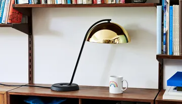 Lampa stołowa Cloche - Polished brass - HAY
