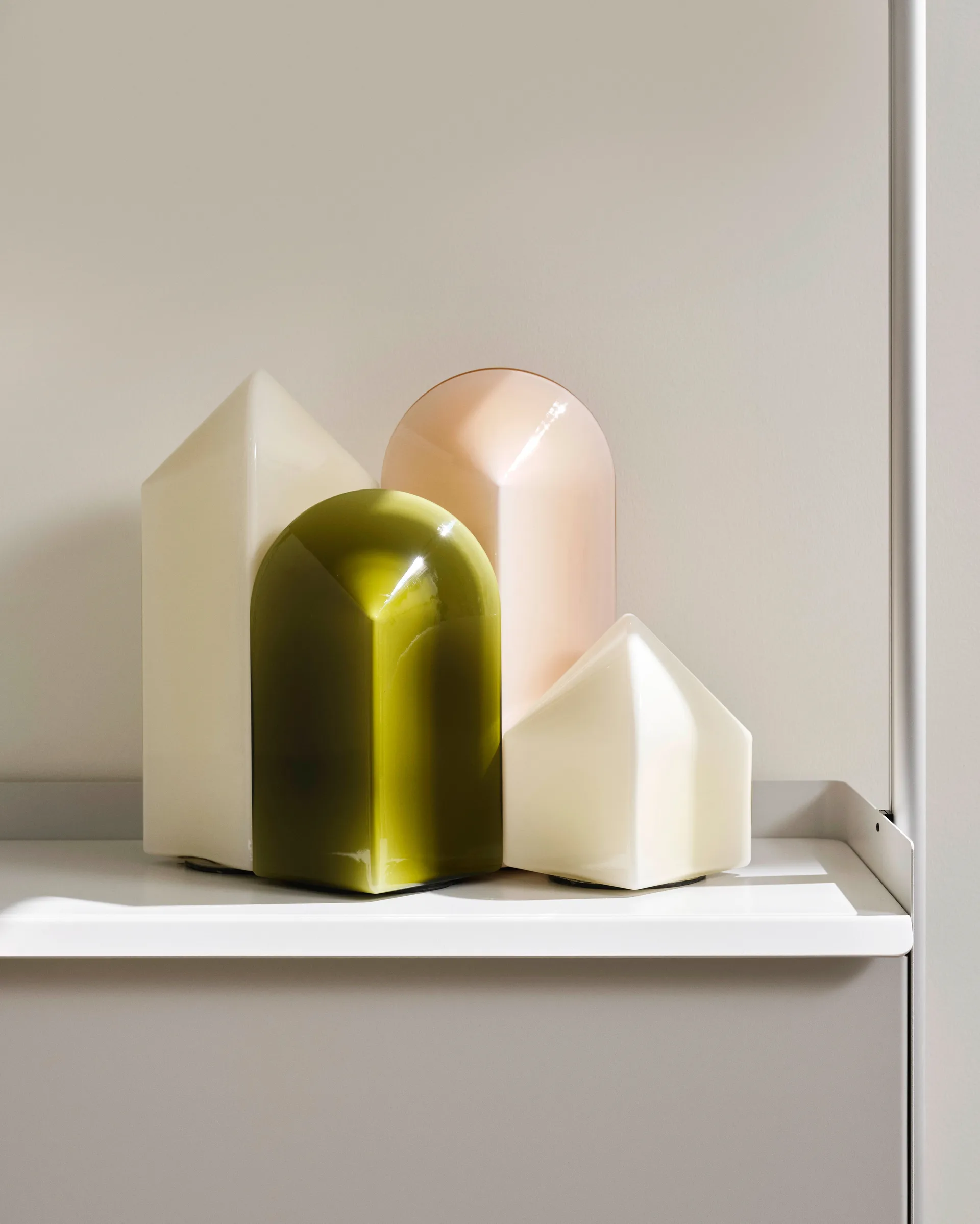 Lampa stołowa Parade 24 cm, Shell white HAY