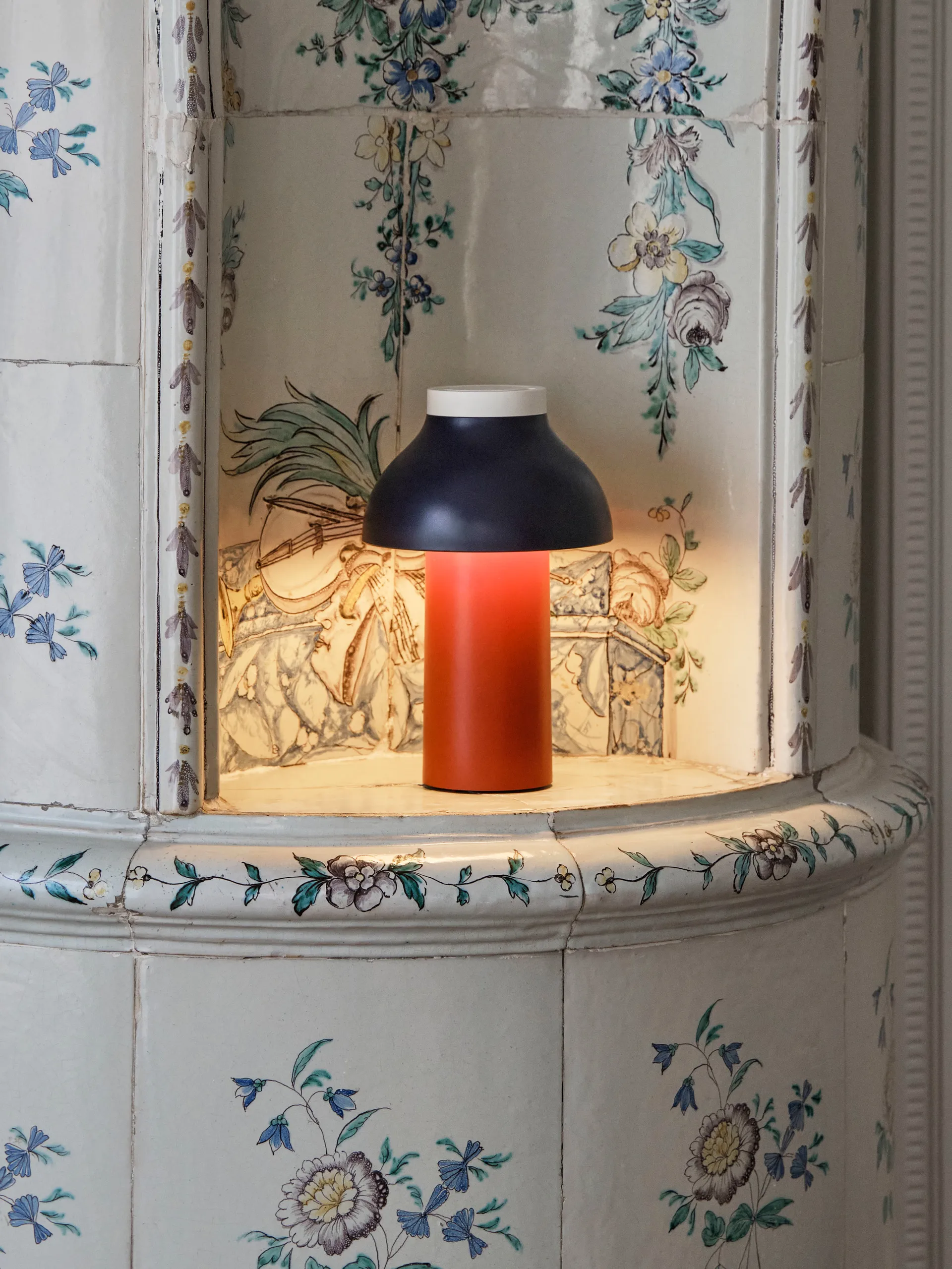 Lampa stołowa PC Portable, Dusty red HAY