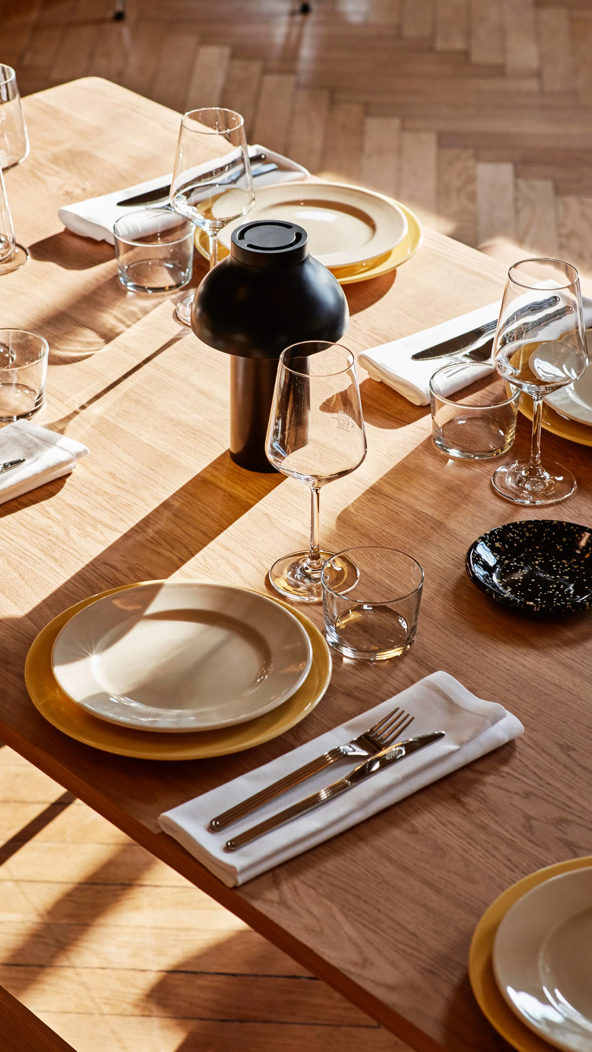 Lampa stołowa PC Portable, Soft black HAY