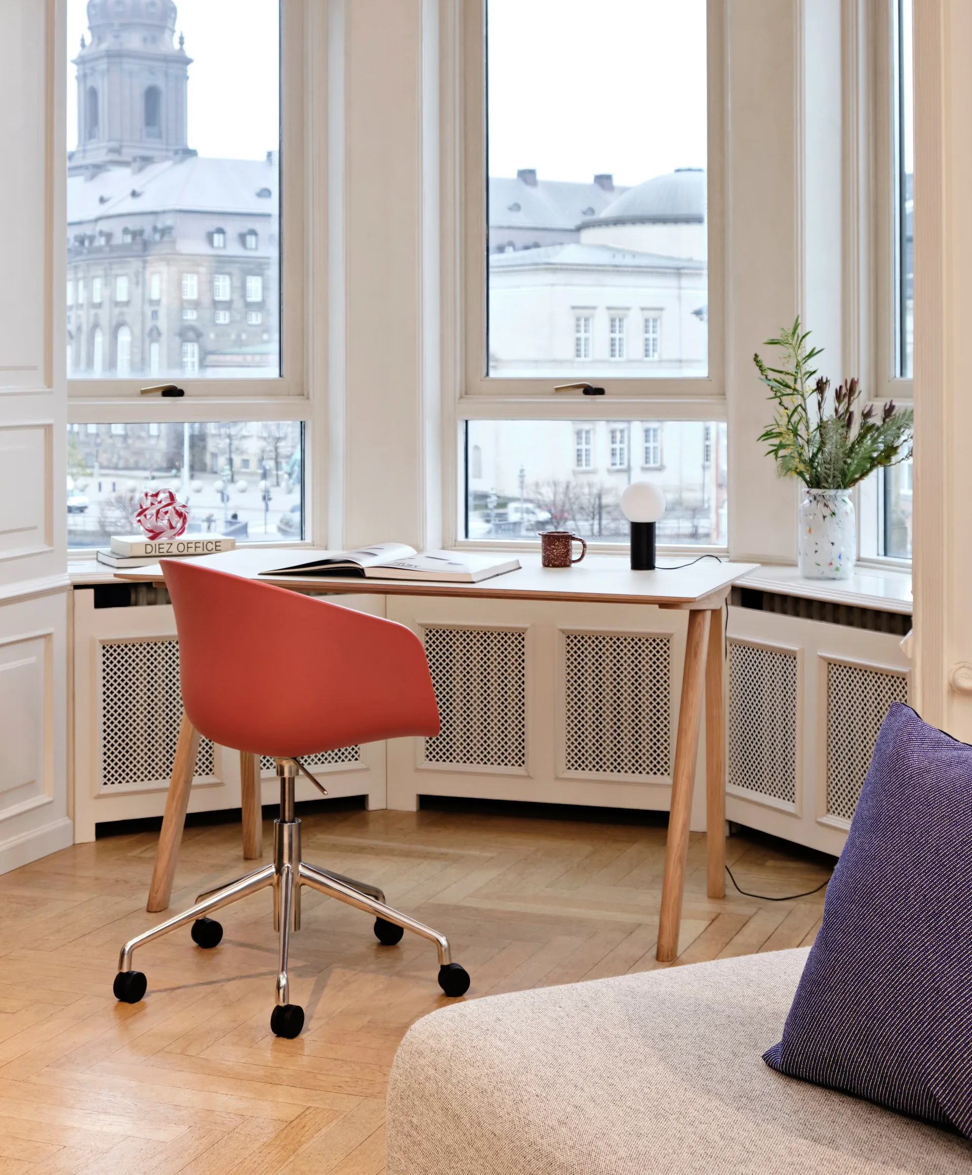 Lampa stołowa Turn On, Czarny HAY