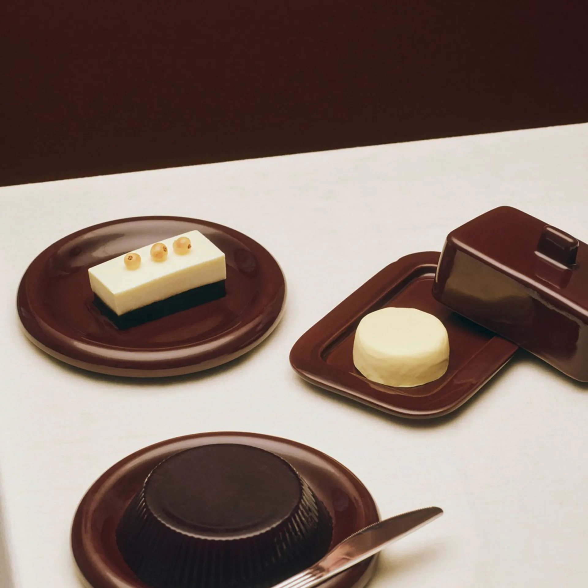 Maselniczka Barro, Burgundowy HAY