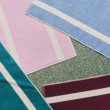 Mata łazienkowa Stripe - Cool pink, 50x80 cm - HAY