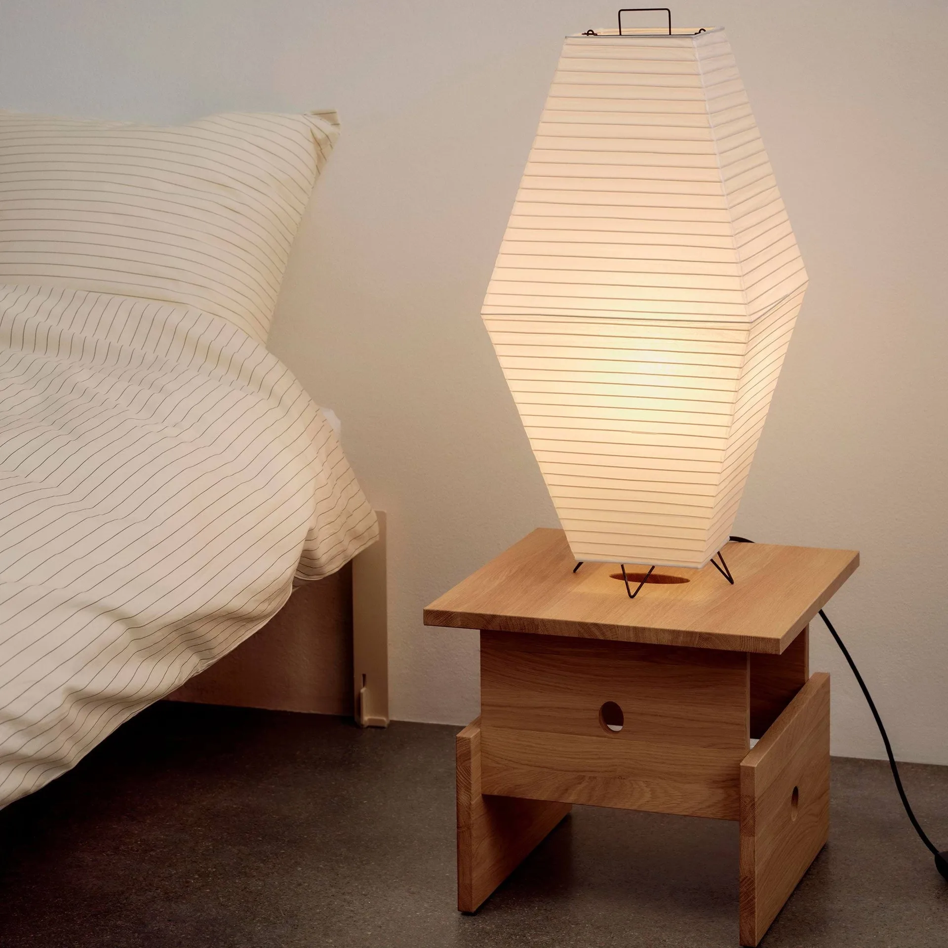 Paper Shade Prism abażur do lampy podłogowej lub stołowej, Classic white, 30x66 cm HAY