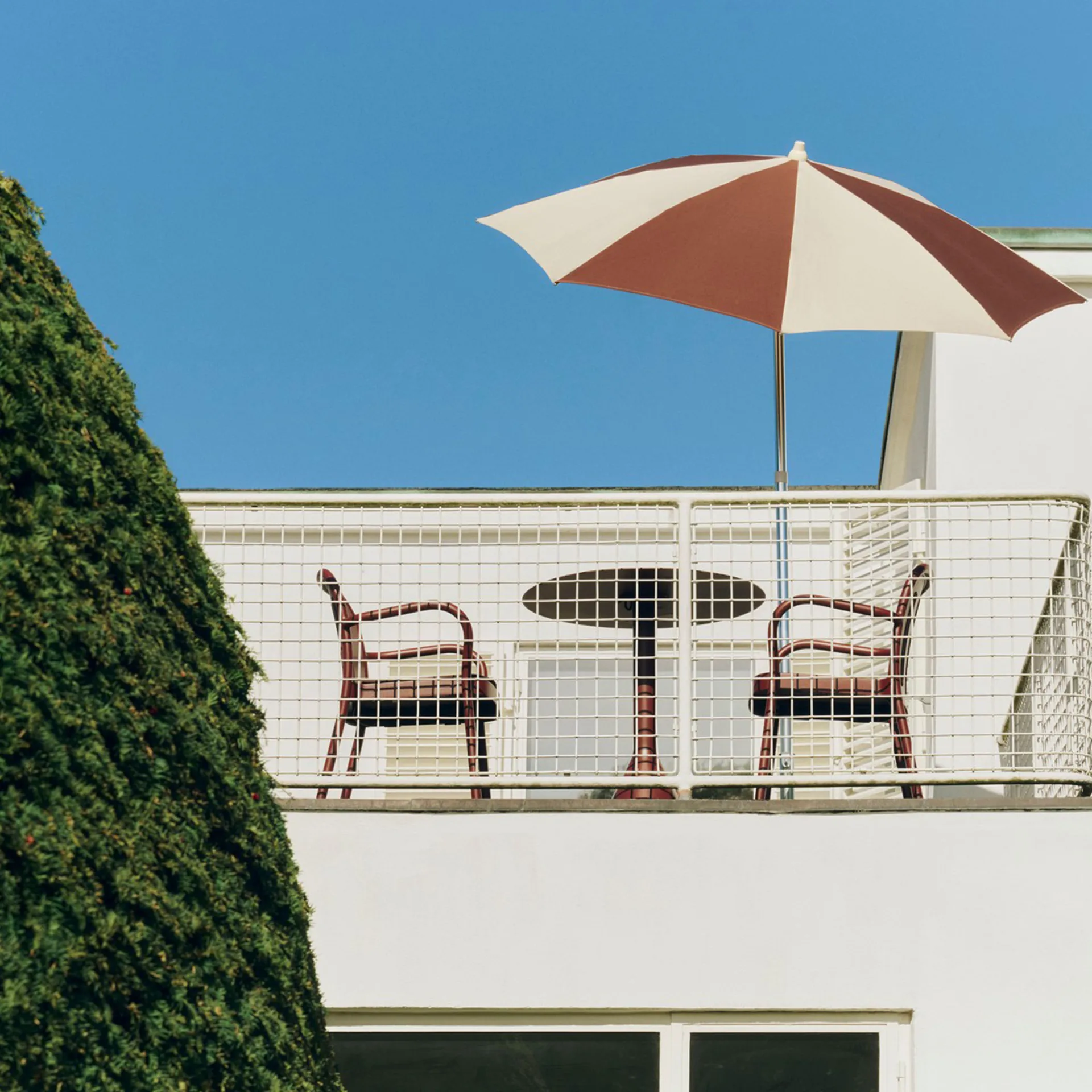 Parasol Terrazza Octagon, Off-white-burgundowy HAY