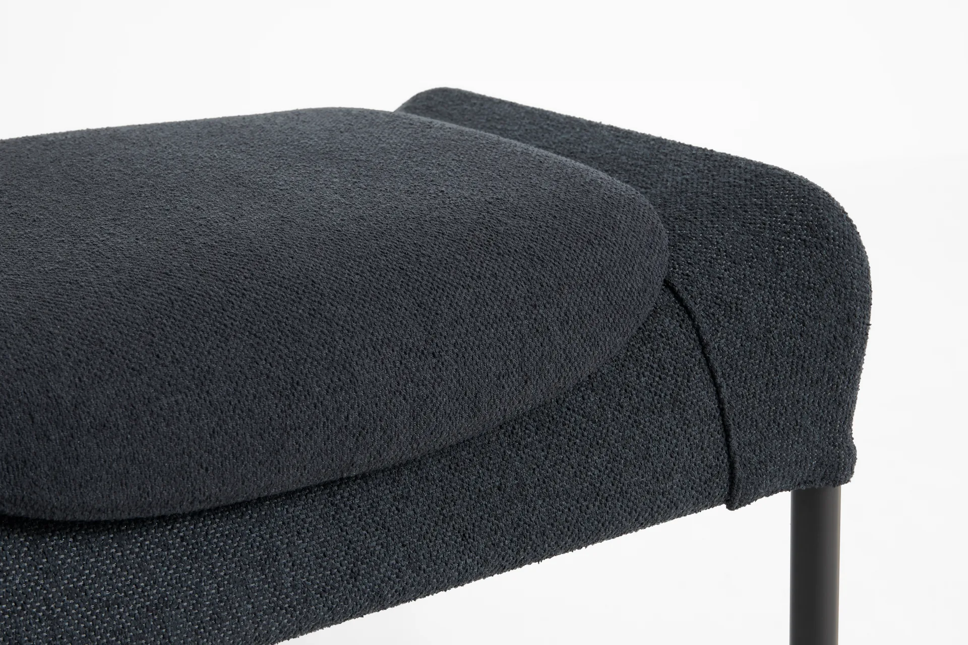 Podnóżek O2 Ottoman, Soft black-czarny lakierowany stal HAY