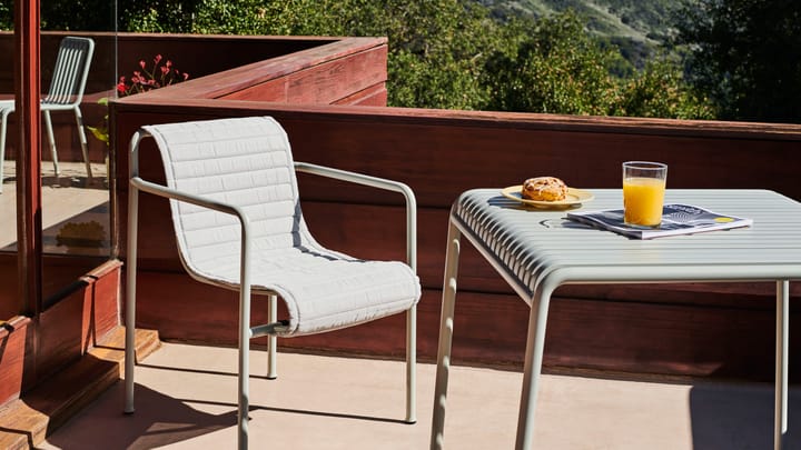 Poduszka na krzesło z podłokietnikami Palissade Dining Quilted  , Sky grey HAY
