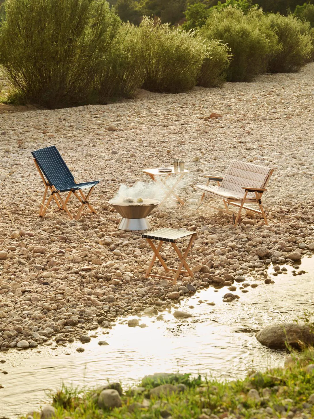 Stołek składany Outdoor Market, Beige-red HAY