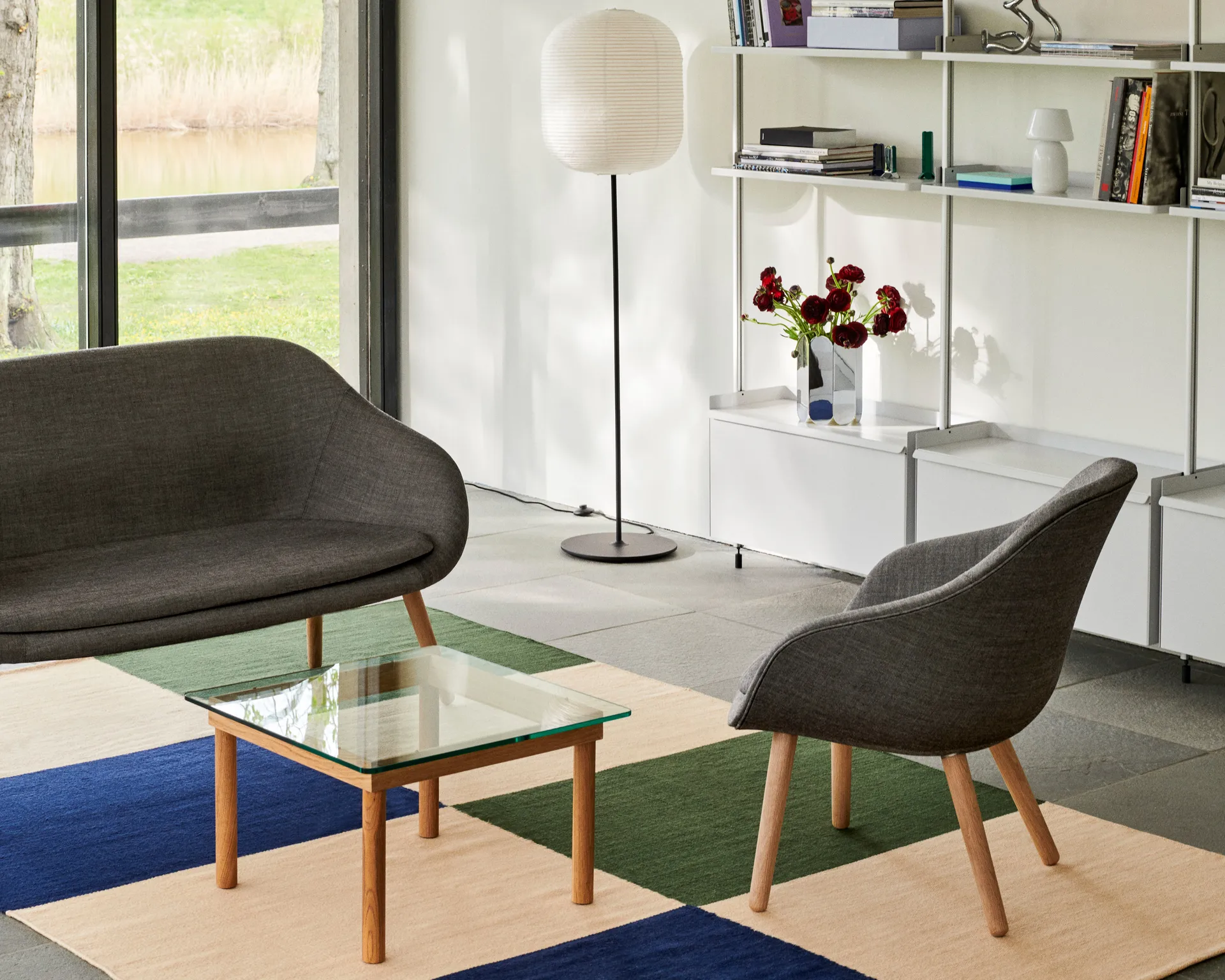 Stojak podłogowy Common 129 cm, Soft black-black terrazzo HAY