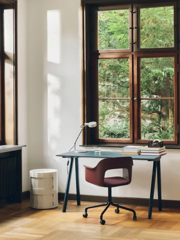 Stolik boczny Facet Cabinet 20 - Eggshell - HAY