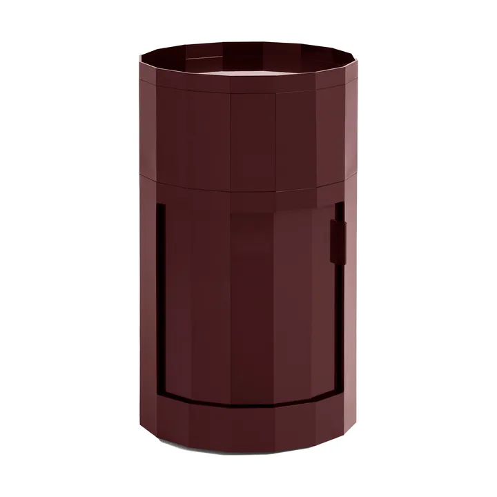 Stolik boczny Facet Cabinet high stopy/koła 66 cm - Burgundy - HAY