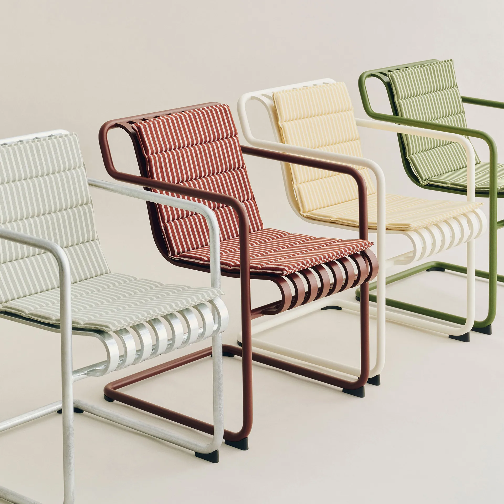 Terrazza Folding poduszka na siedzisko, Grey bold stripe, 82x40 cm HAY