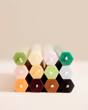 Zestaw świec Hexagon Candle mix 4‑szt. - Dark - HAY