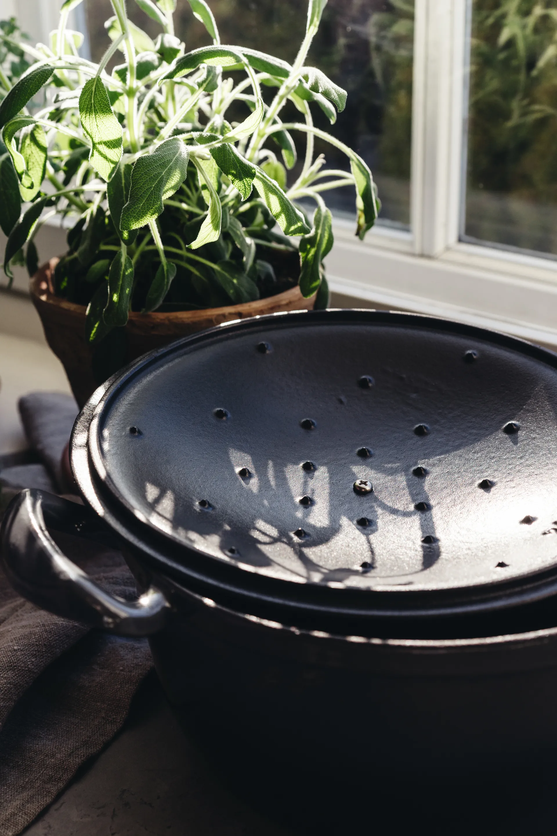 Żeliwny garnek, 4 litry Heirol