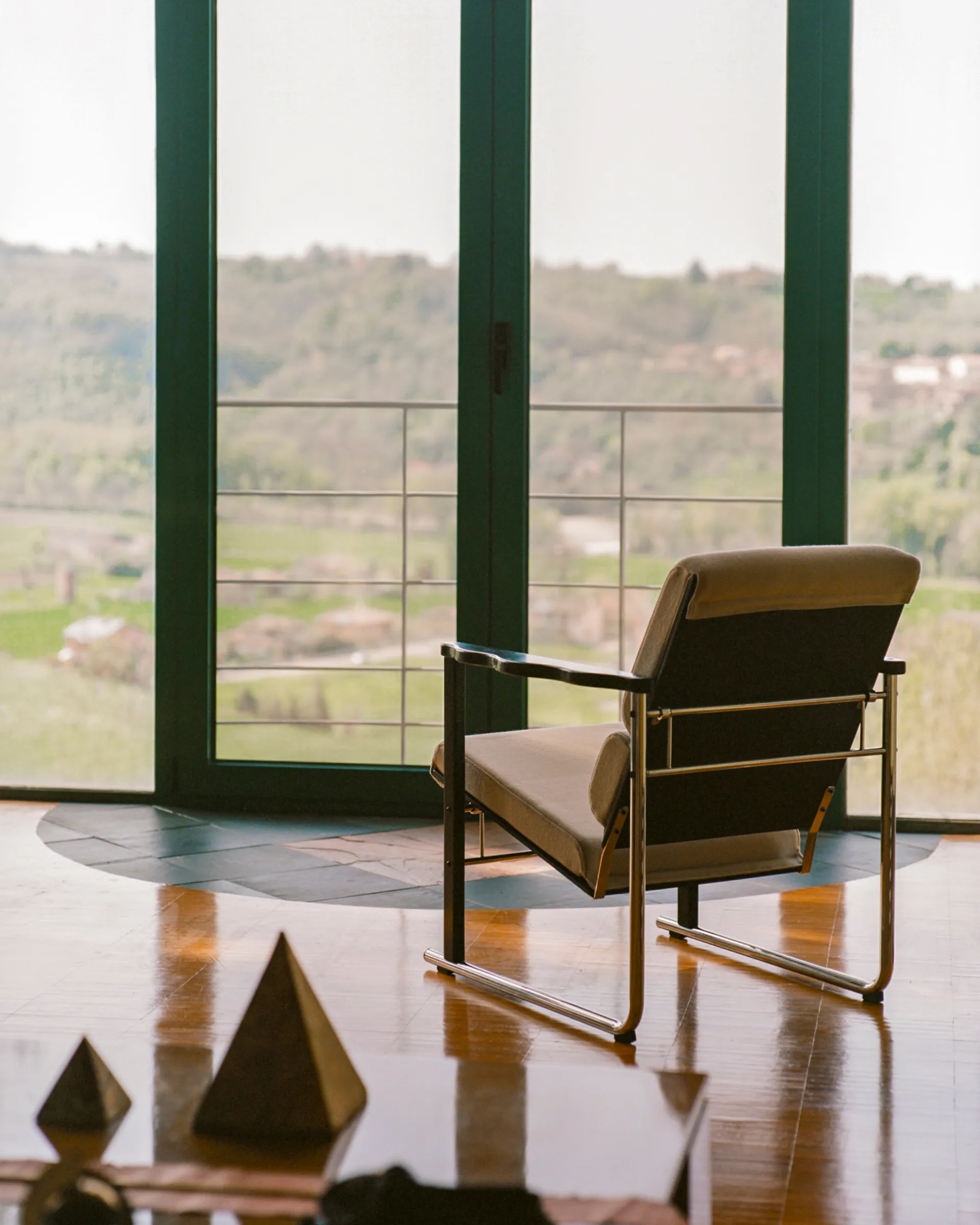 Experiment 501 lounge fotel, Green-black leather Hem