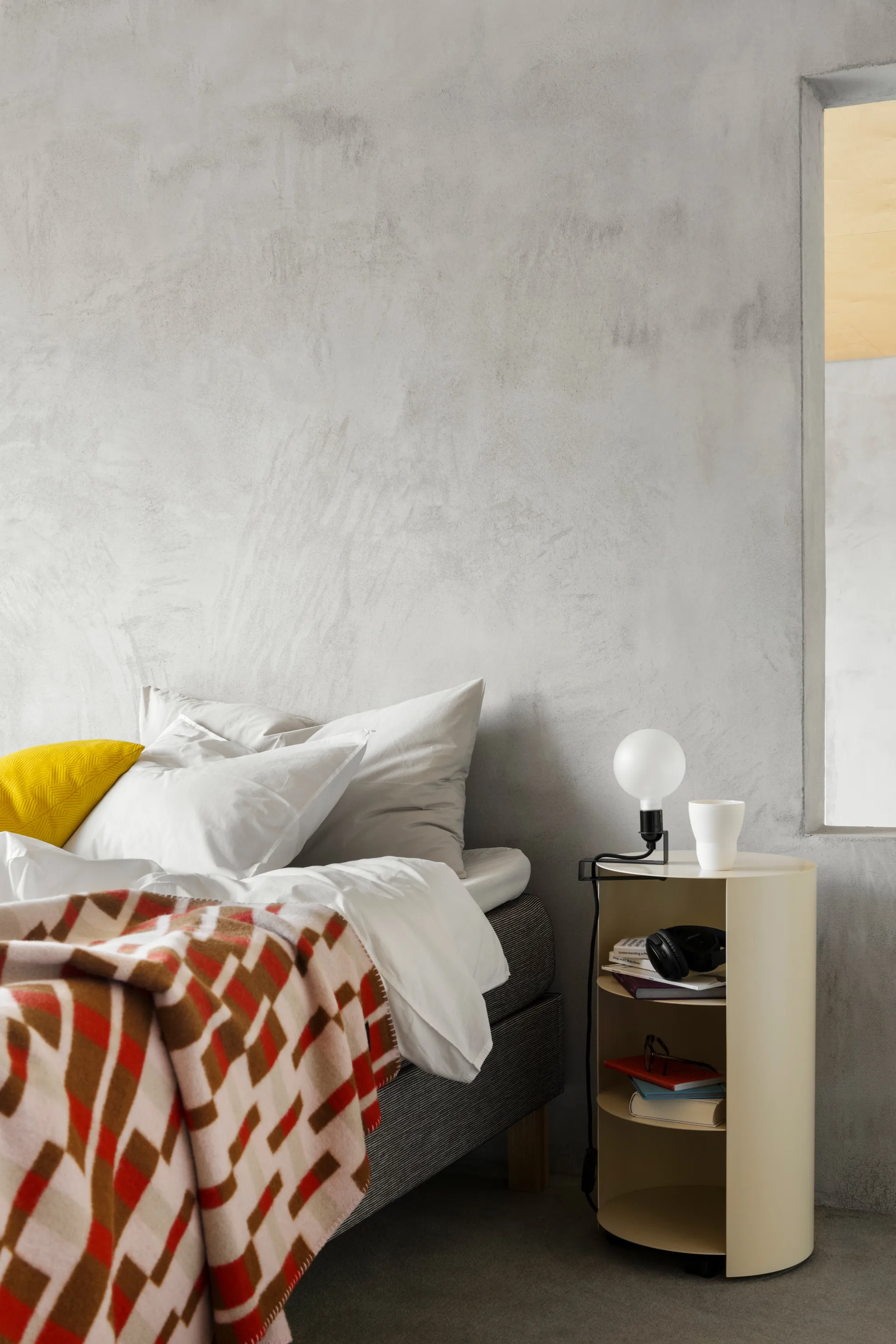 Hide piedestał Ø38x68 cm, Light ivory textured Hem