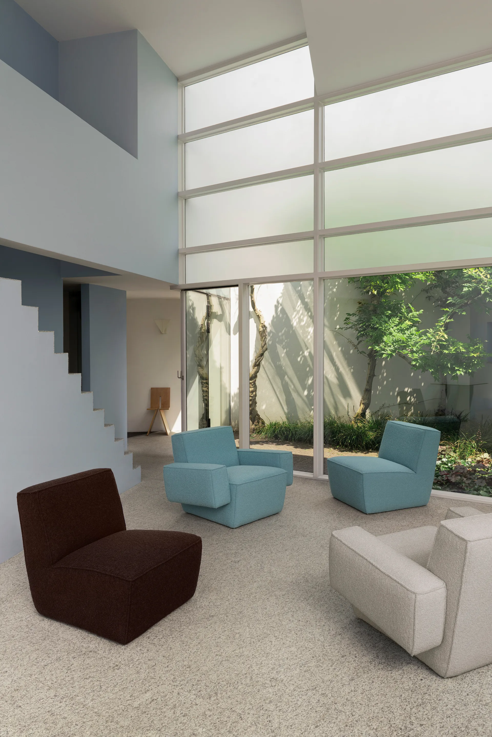 Hunk lounge fotel z podłokietnikami, Icicle Hem