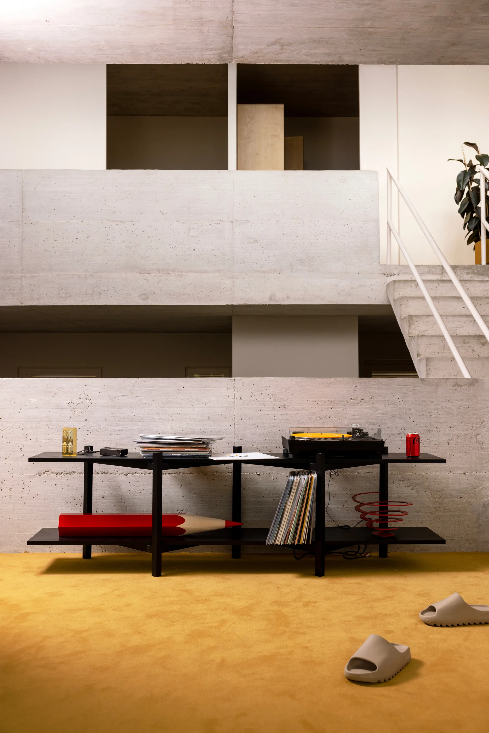 Zig Zag półka Media 194x57 cm, Black Hem