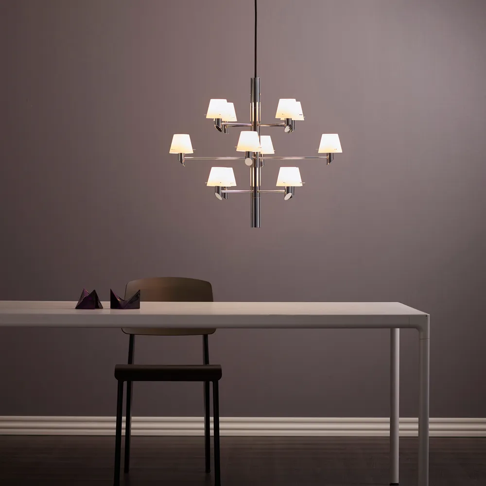 Żyrandol Gil krona 12, Chrom-szkło opalowe Herstal