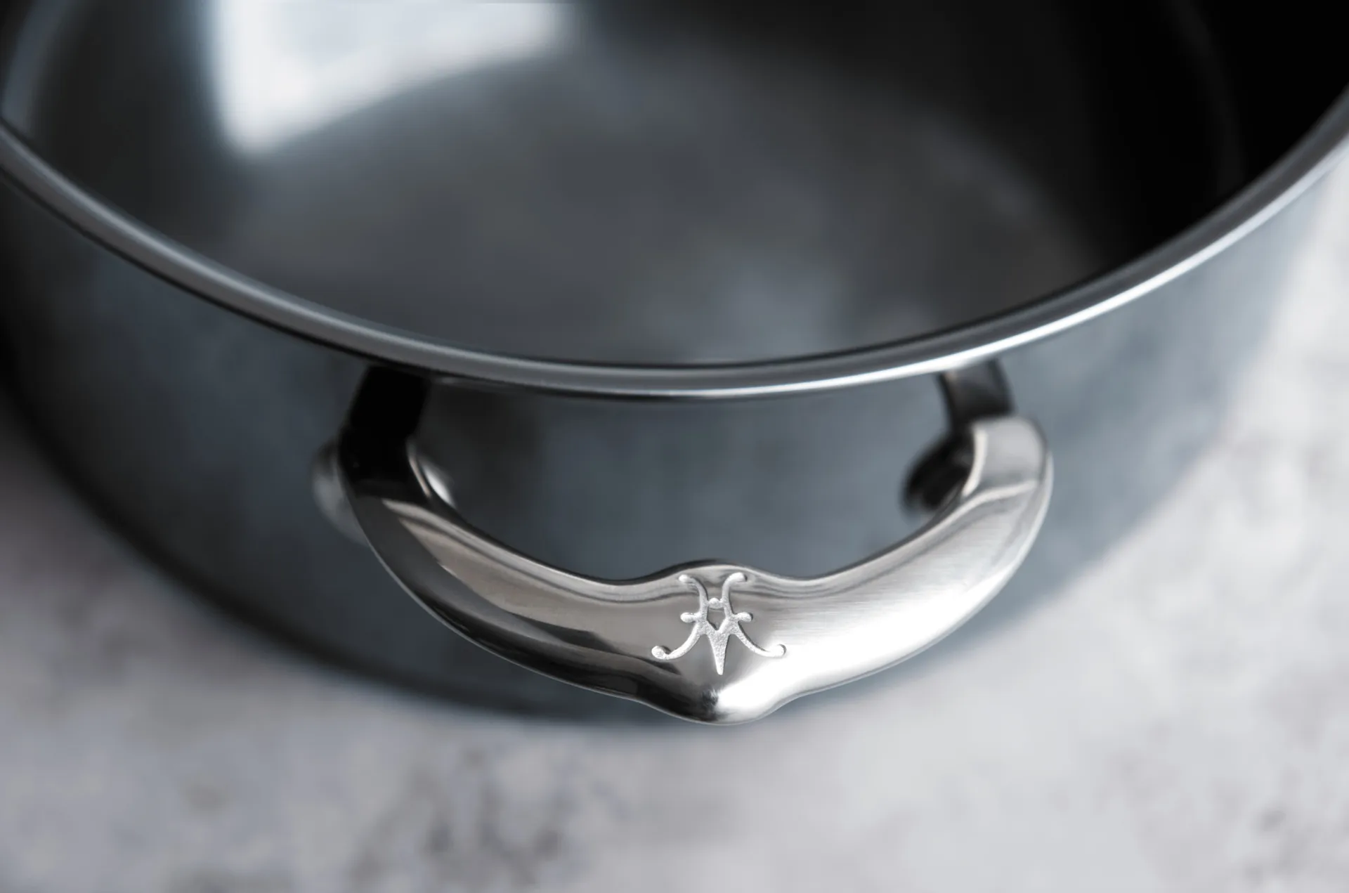 Garnek z pokrywką Hestan Nanobond 2,8 l, Stal nierdzewna Hestan