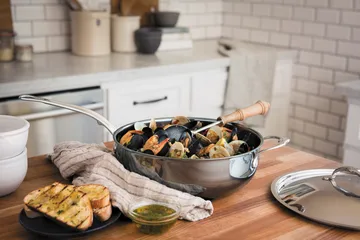 Głęboka patelnia z pokrywką Hestan Nanobond 4,7 L - Stal nierdzewna - Hestan