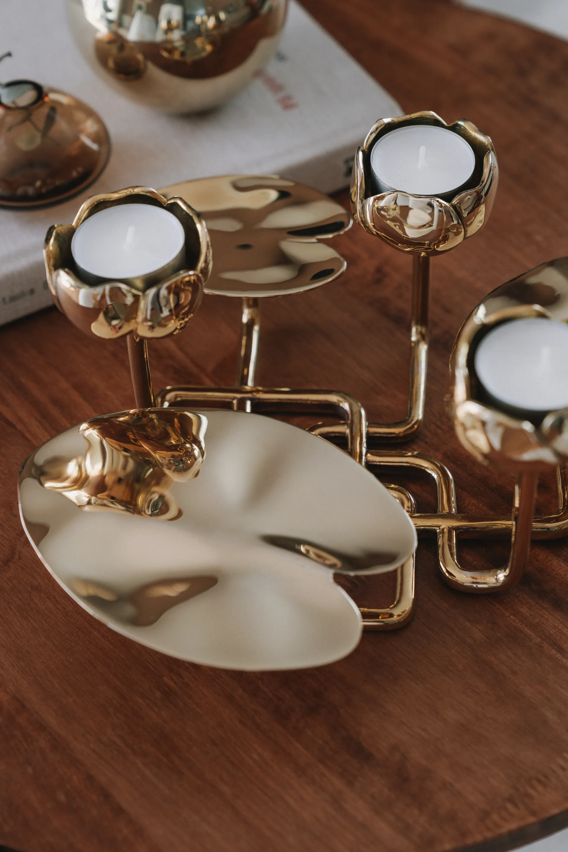 Ninfea grande świecznik, Mosiądz Hilke Collection