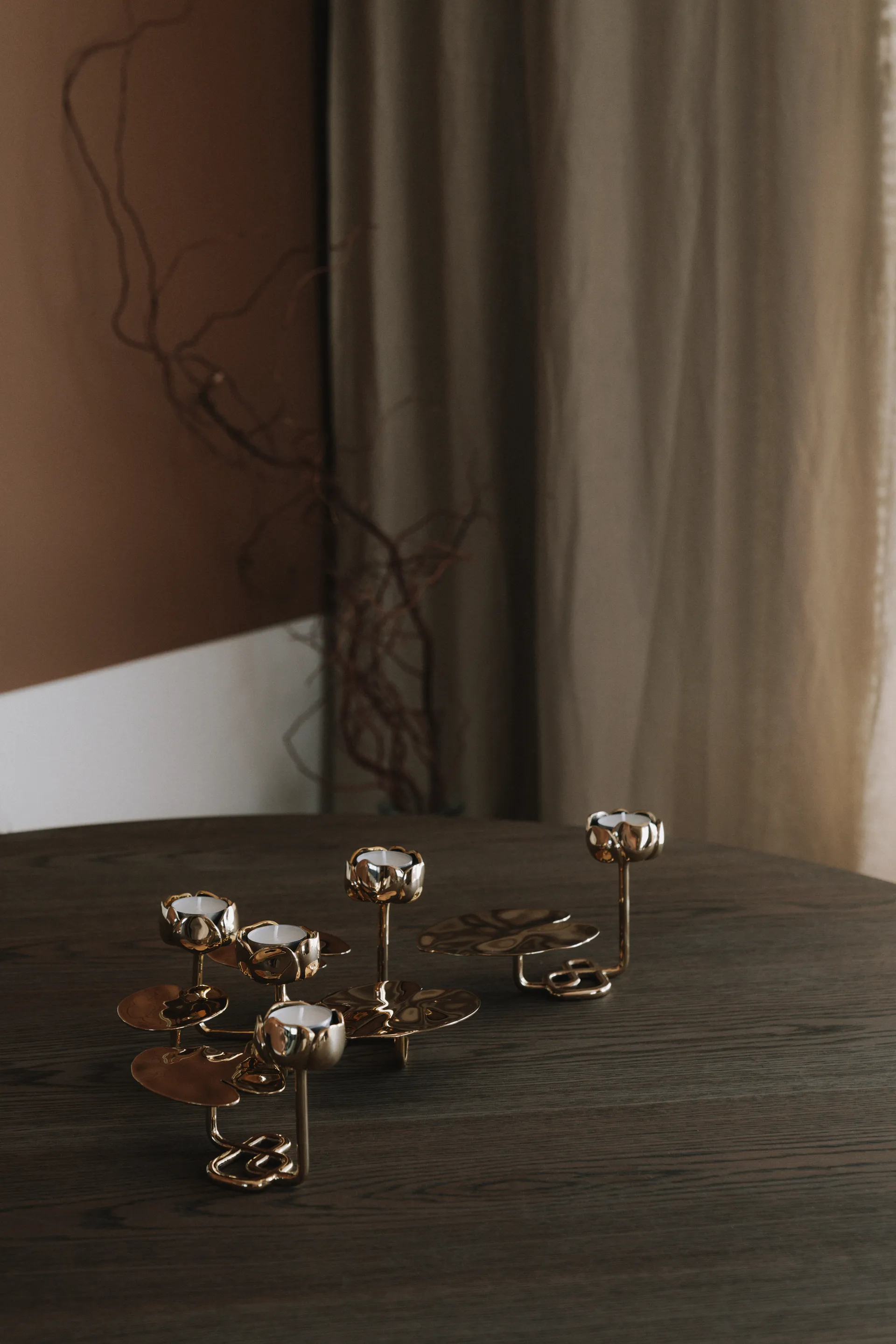 Ninfea grande świecznik, Mosiądz Hilke Collection