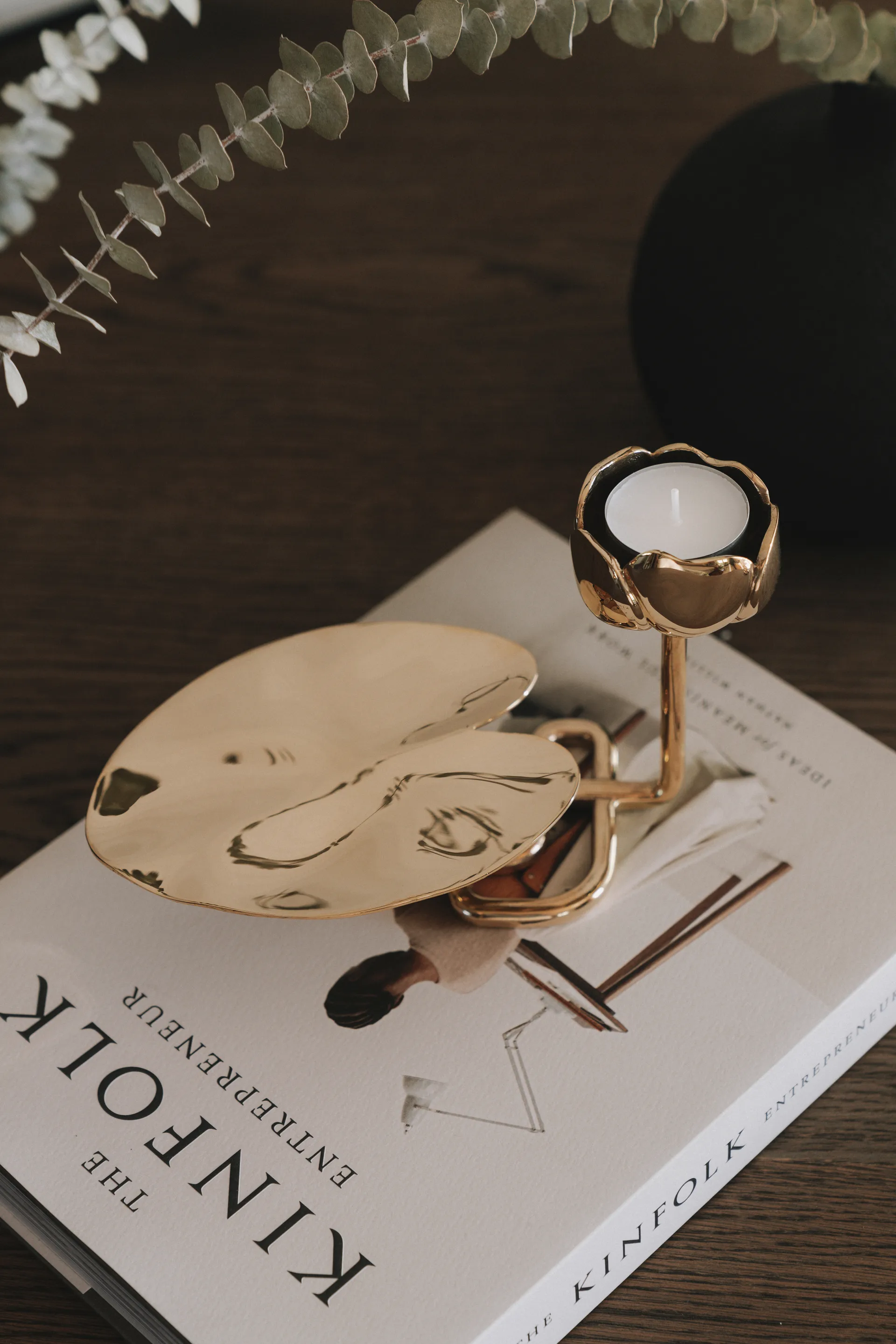 Ninfea No.2 świecznik, Mosiądz Hilke Collection