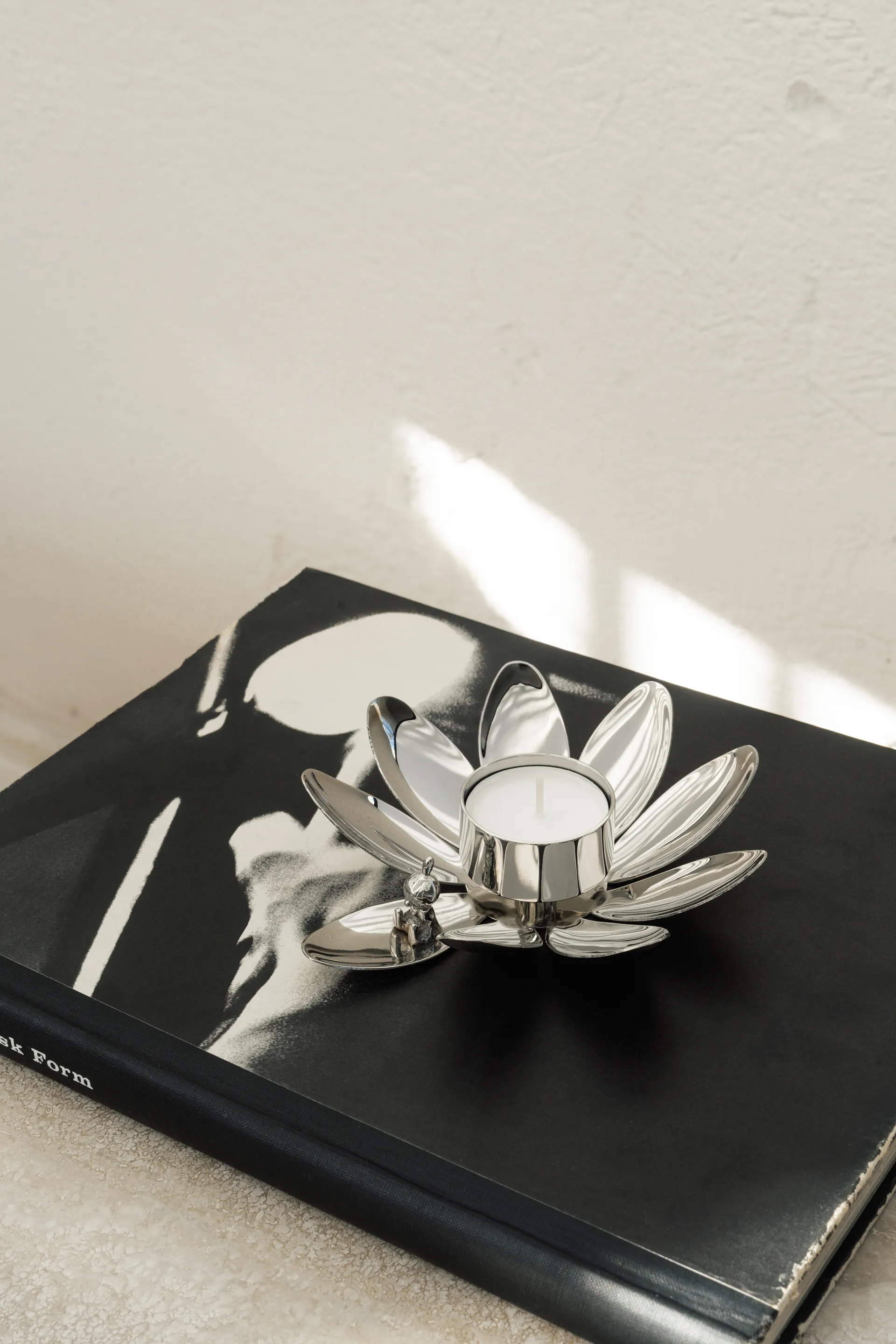 Świecznik Hilke X Mumin Lilla My, Niklowany mosiądz Hilke Collection