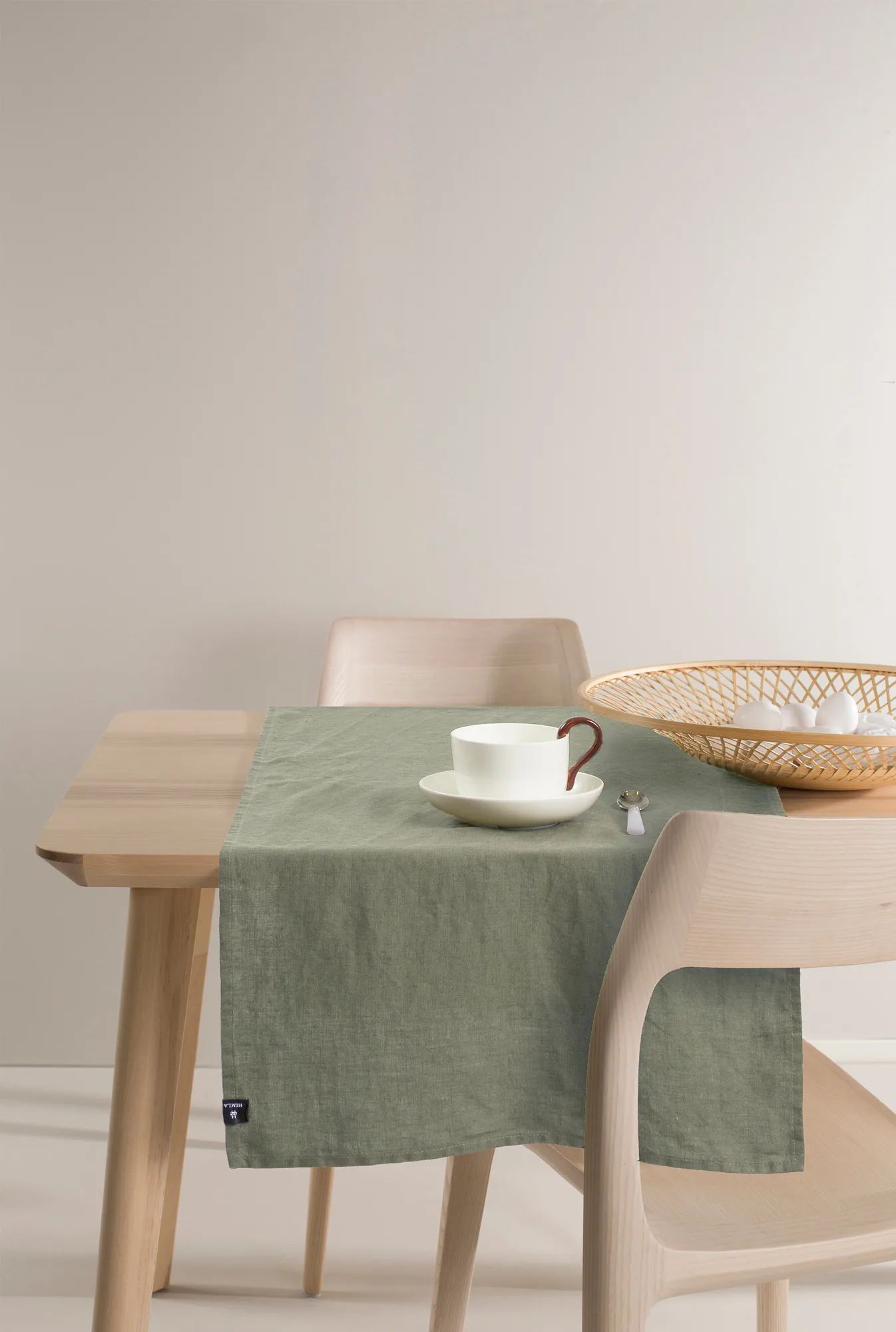 Bieżnik na stół Sunshine, Sage Himla