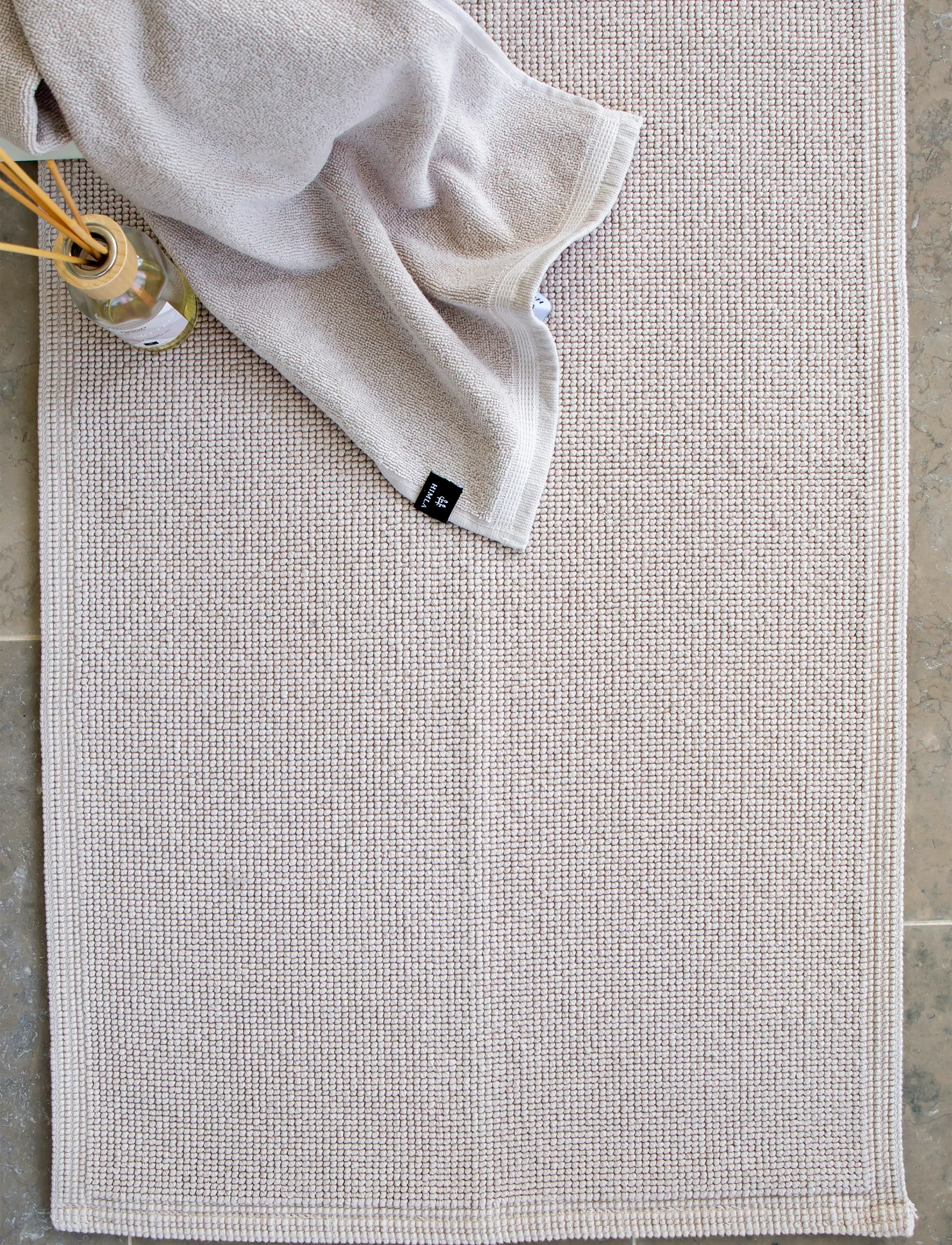 Dywanik łazienkowy Love 50x80 cm, Mother of pearl (beżowy) Himla