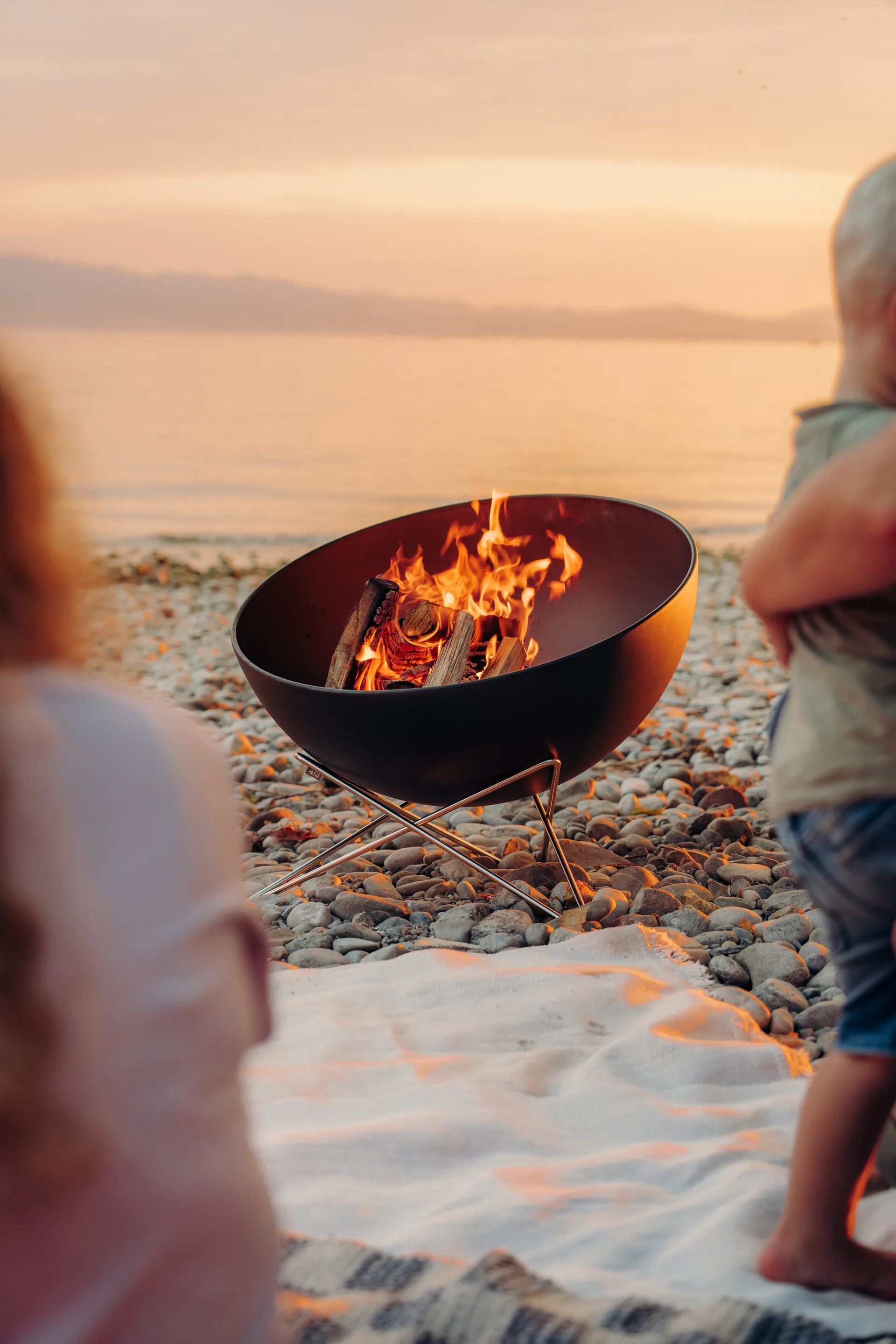 Palenisko BOWL 57, Czarno-srebrny, stelaż typu gwiazda Höfats