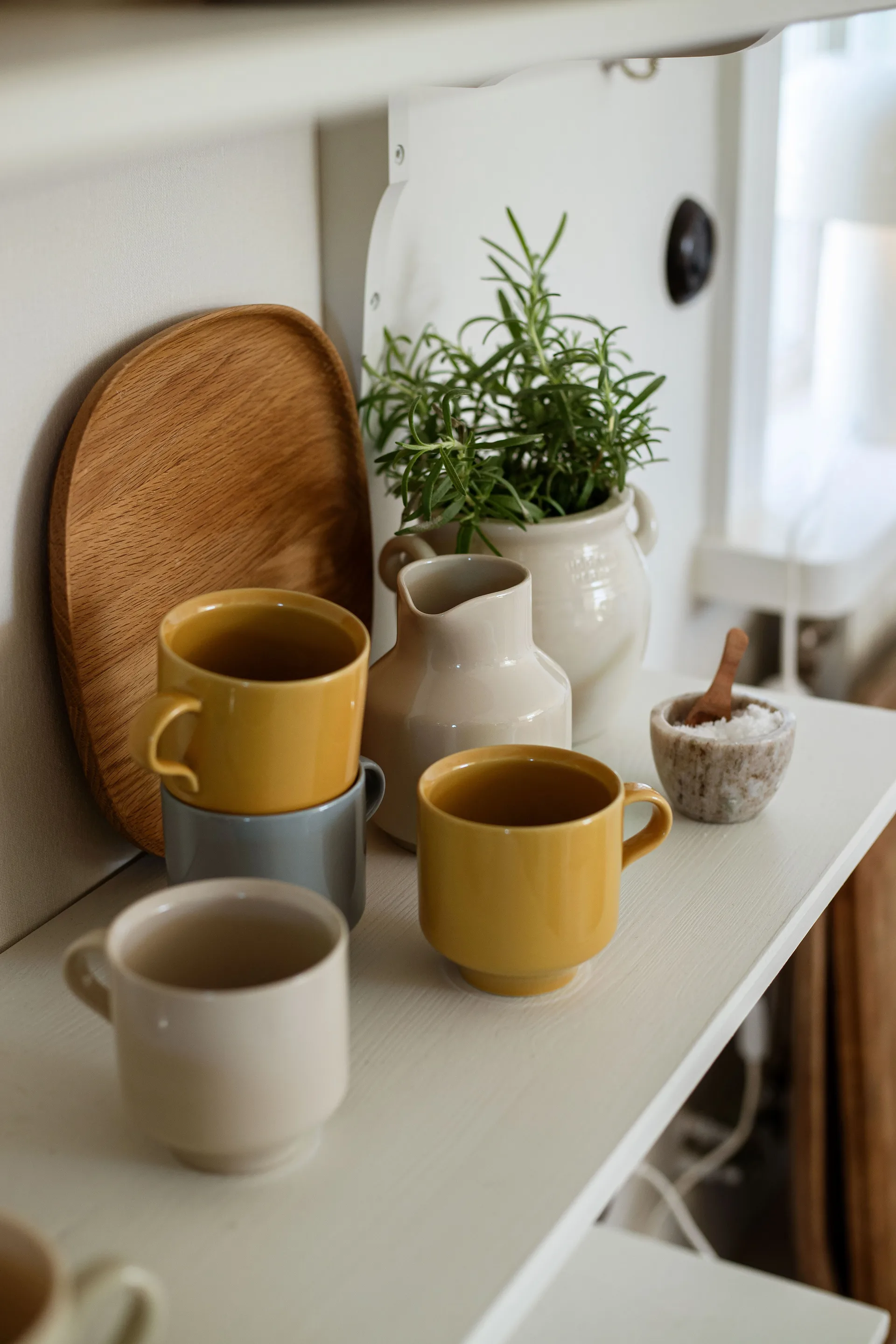 Kubek ceramiczny Höganäs Daga 300 ml, Biały z niebieskim kantem Höganäs Keramik