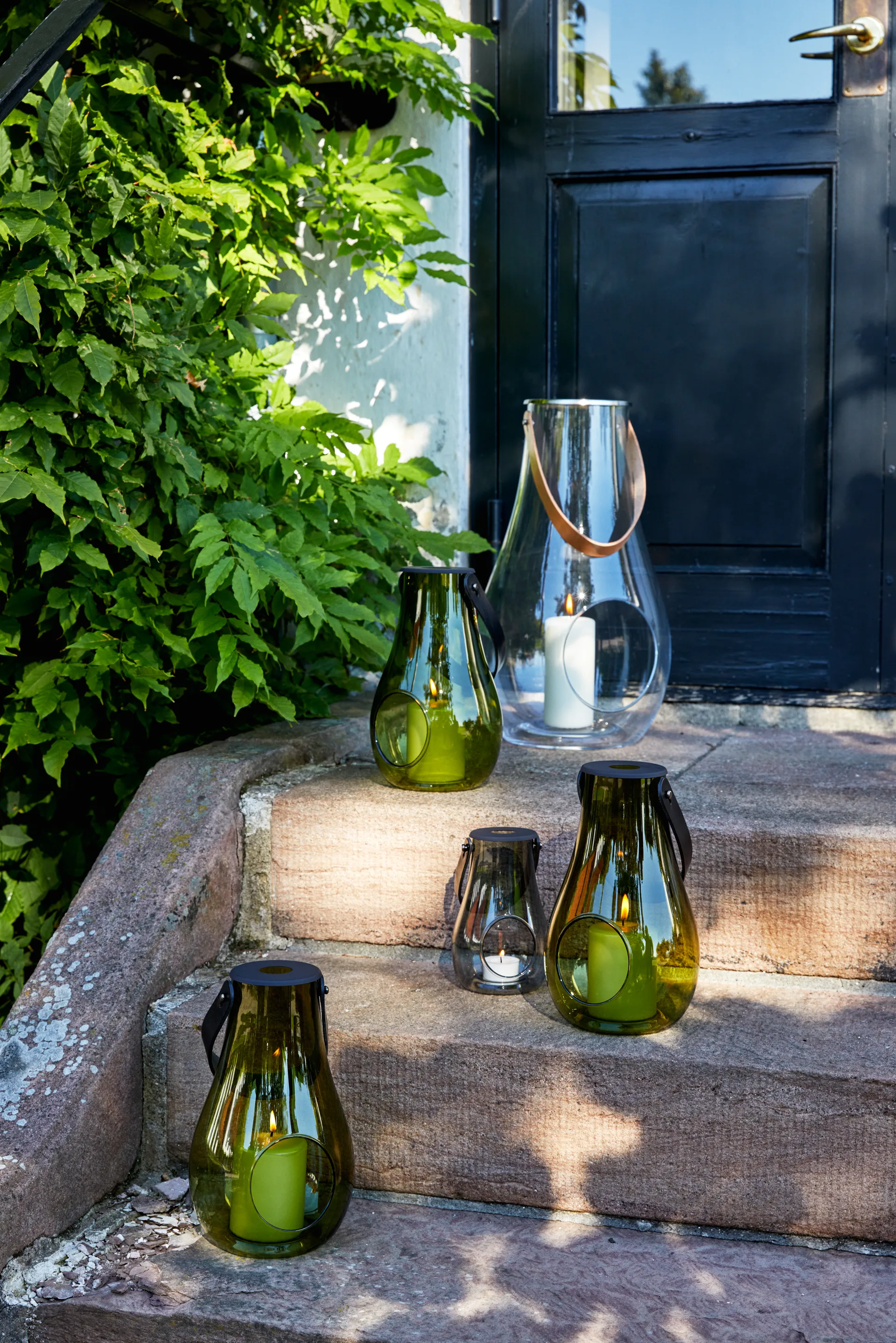 Design With Light lampion świecowy oliwkowa zieleń, 25 cm Holmegaard