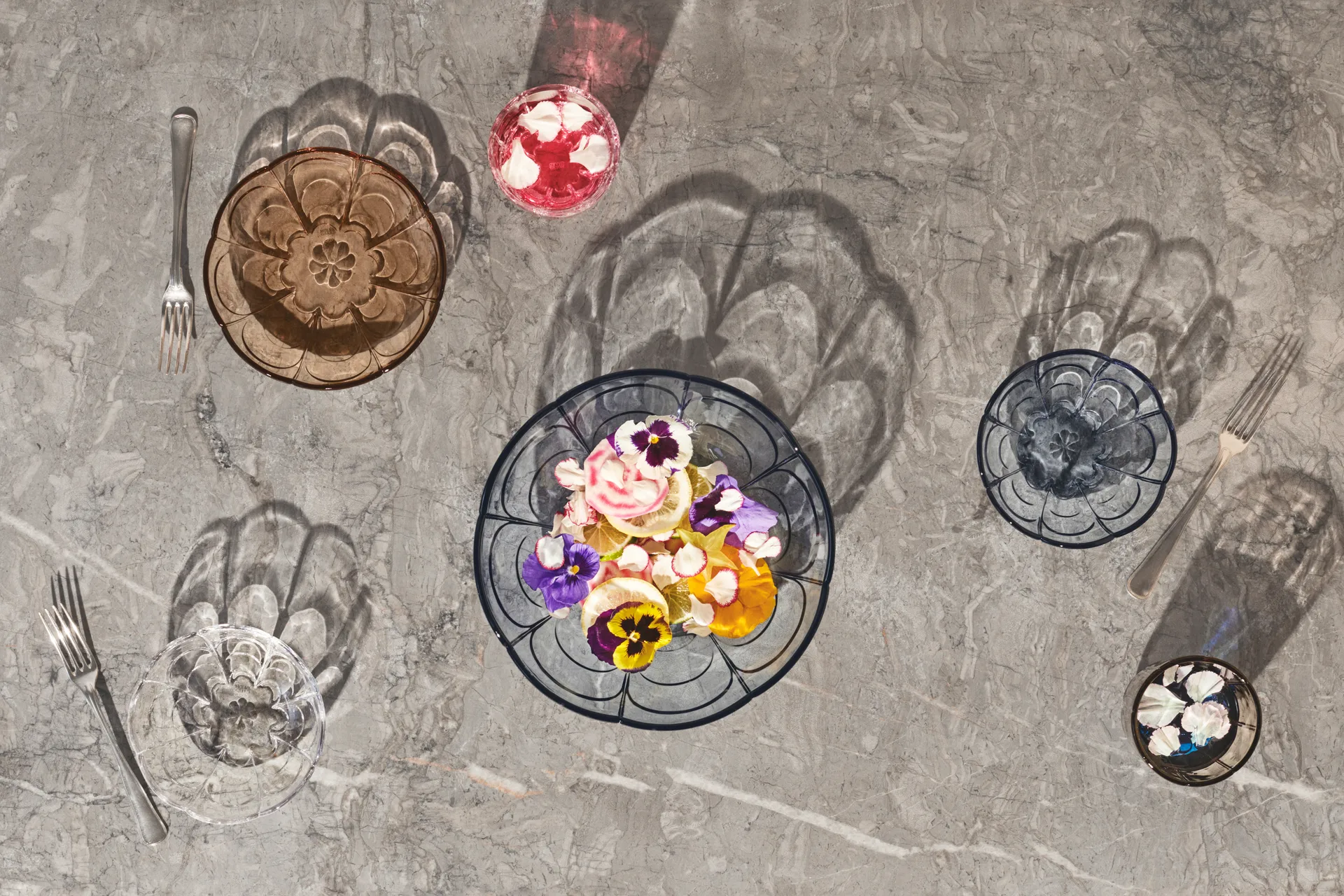 Miska Lily Ø23 cm, Blue iris Holmegaard