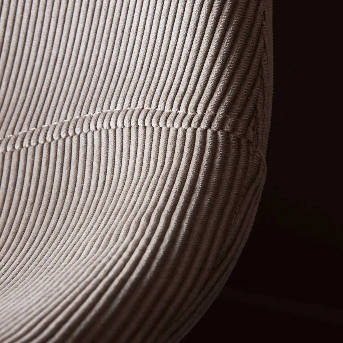 Found krzesło sztruks, Sand House Doctor