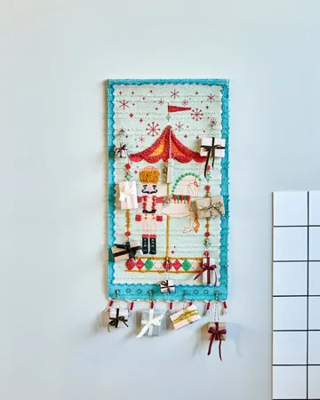 Kalendarz adwentowy Horse - Palona czerwień, 50x90 cm - House Doctor