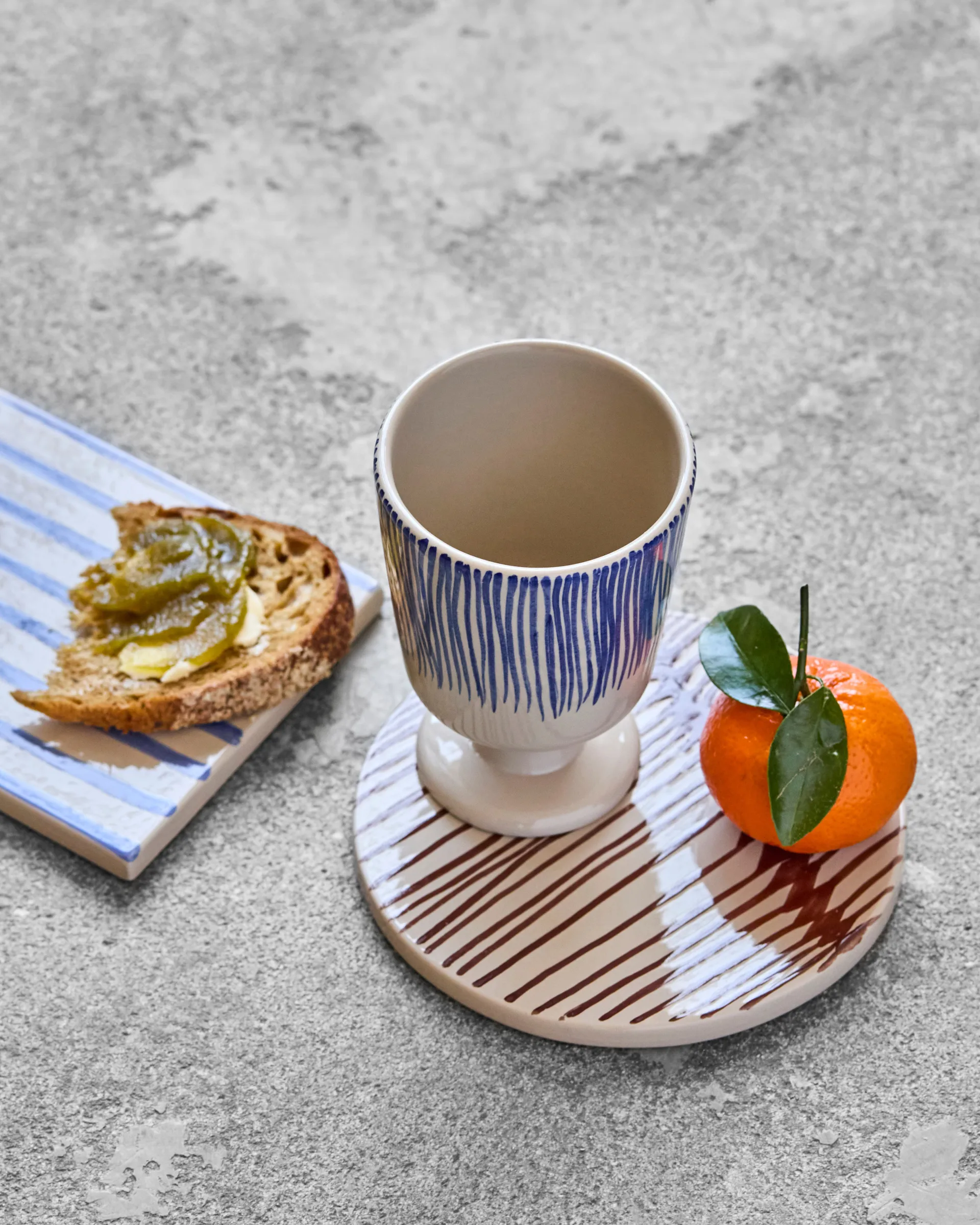 Kubek na nóżce Diva 250 ml, 2-pak, Off white-niebieski House Doctor