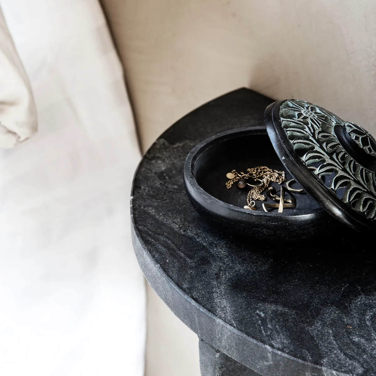 Mega ściana stolika bocznego, Czarny marmur House Doctor