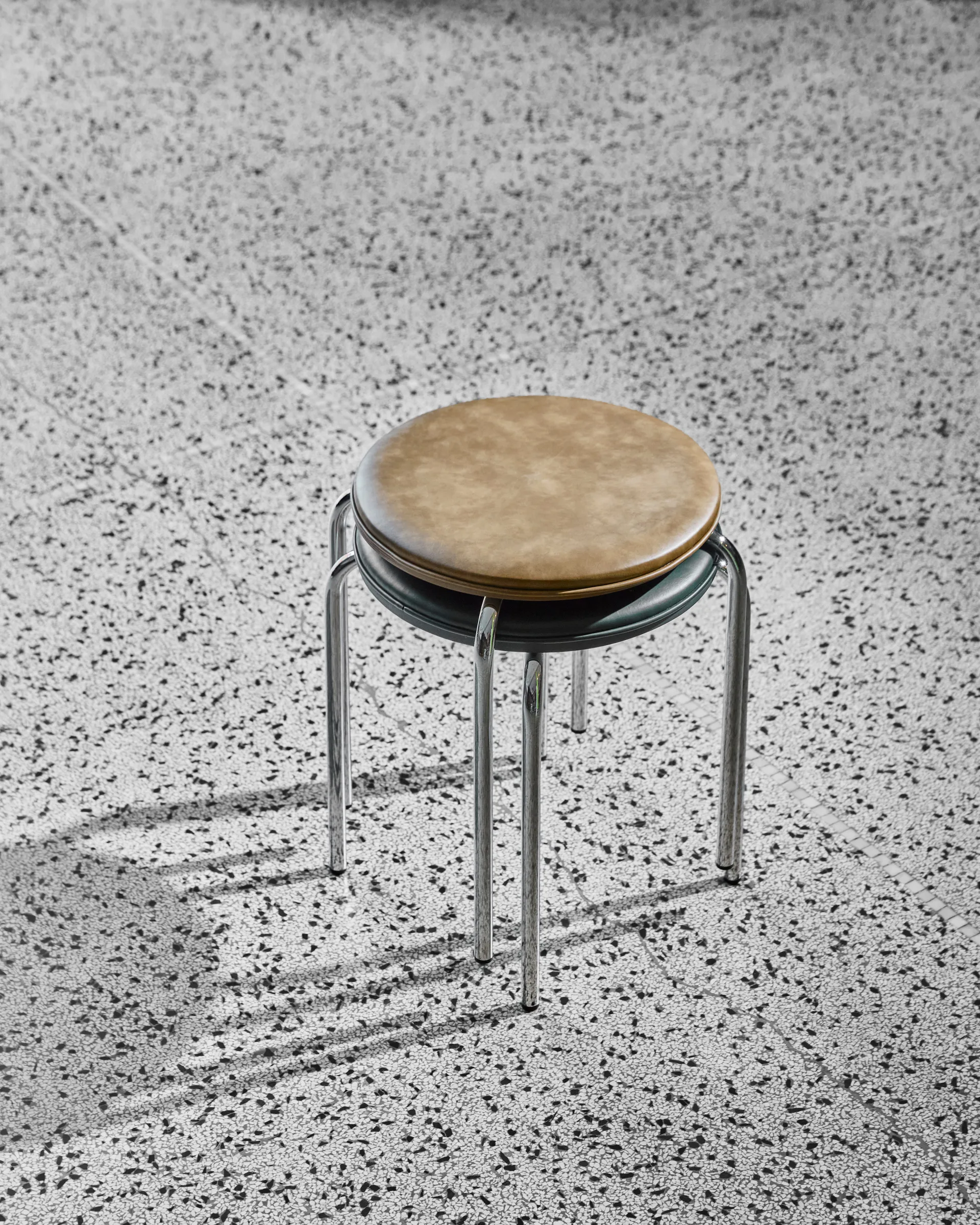 Stołek Comma, Khaki House Doctor