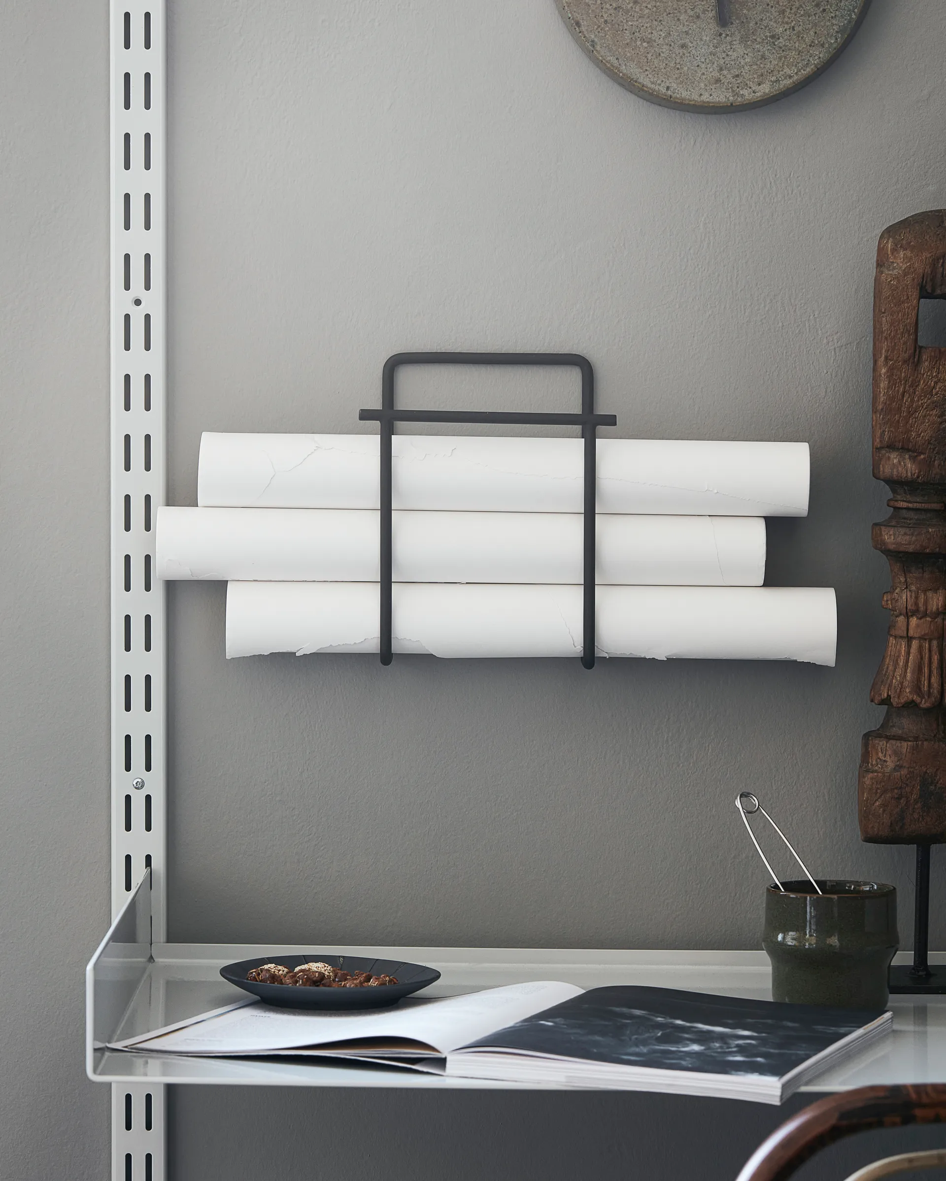 Stojak na czasopisma Hold 22 cm, Czarny House Doctor