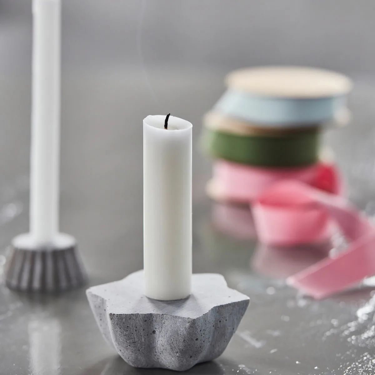 Świecznik Mold Little Star, Szary House Doctor