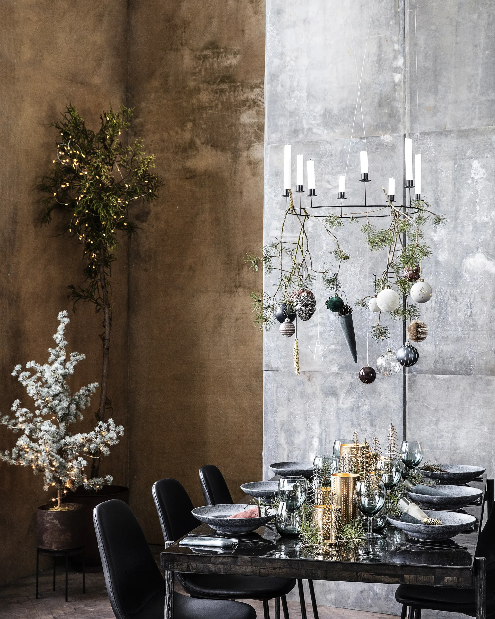 Świecznik Ring Ø50 cm, Czarny House Doctor