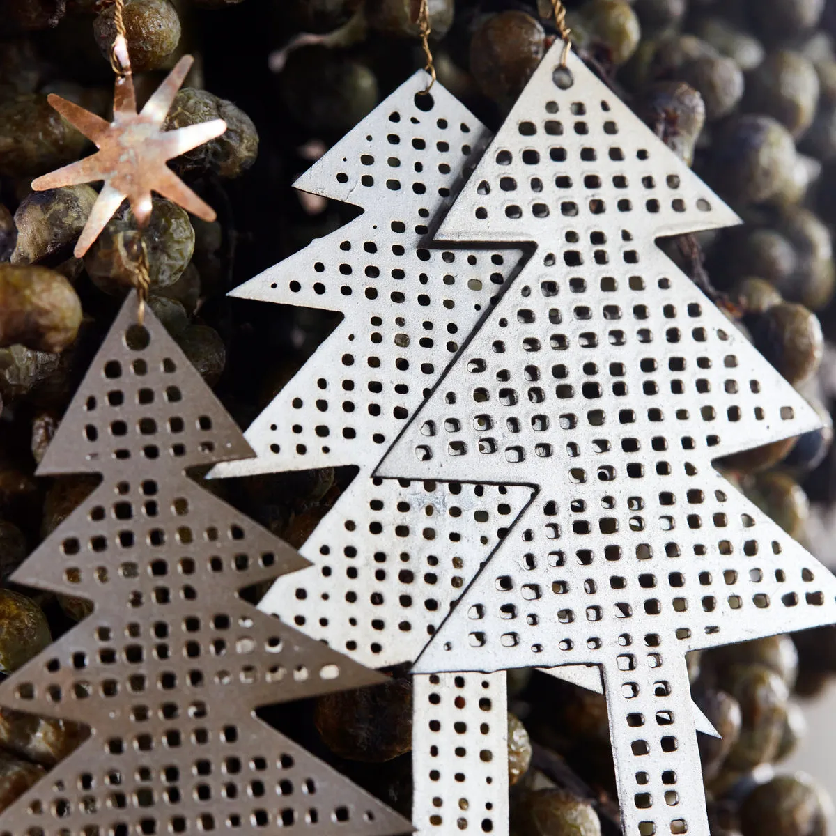 Zawieszka choinkowa Tree with Star perforowana, 3-pak, Srebro postarzane House Doctor