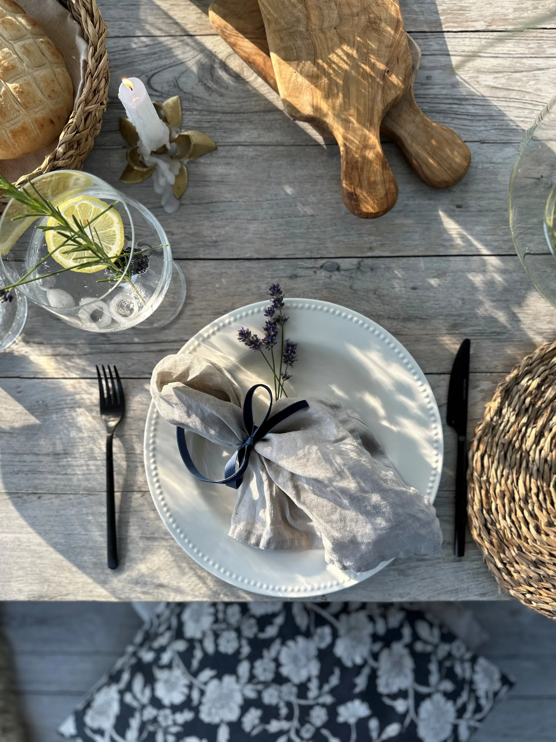 Essence & Dots zestaw startowy do kolacji 32 elementów - Kremowobiały Iittala