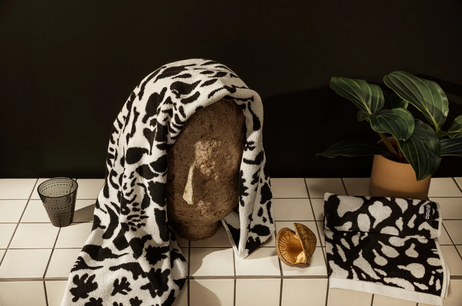 Oiva Toikka Cheetah ręcznik 50x70 cm, Czarny-biały Iittala