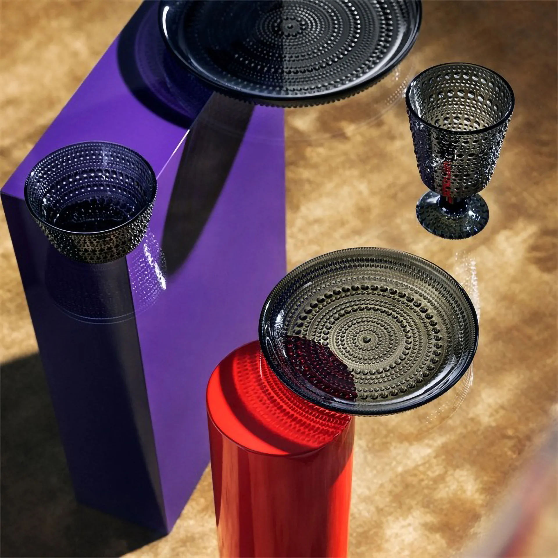 Talerz Kastehelmi, mały Ø24.8 cm, Ciemnoszary Iittala