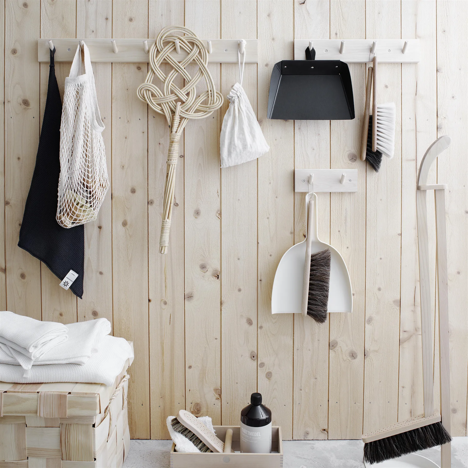 Listwa z gałkami brzoza, 7 wieszaków Iris Hantverk